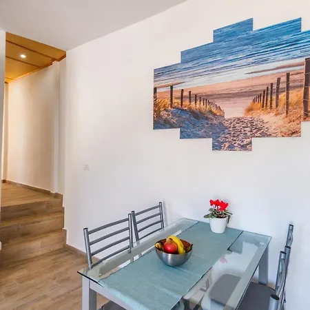 Family With Stunning Sea Views! *