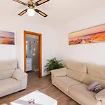아파트 Family With Stunning Sea Views!