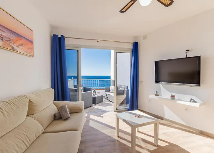 Family With Stunning Sea Views! Apartment *