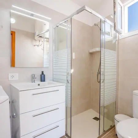Family With Stunning Sea Views! Apartment