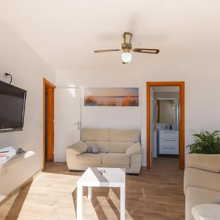 Family With Stunning Sea Views! Apartment